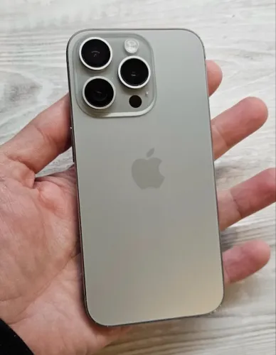 iPhone 15 pro natural 128gb 06 meses de garantia