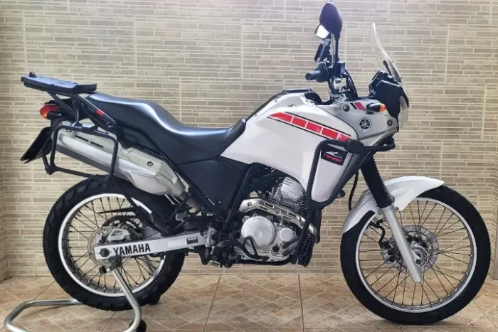 XTZ Ténéré 250cc com manual e nota fiscal chave reserva