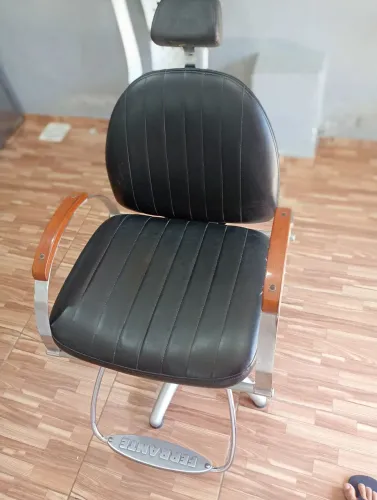 Cadeira de barbeiro profissional marca Ferrante
