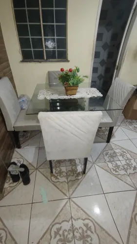 Conjunto de mesa e caseiras
