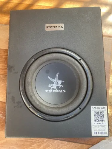 Caixa de Som da Corzus CXS200, da linha Spectro, com alimentação de 12V