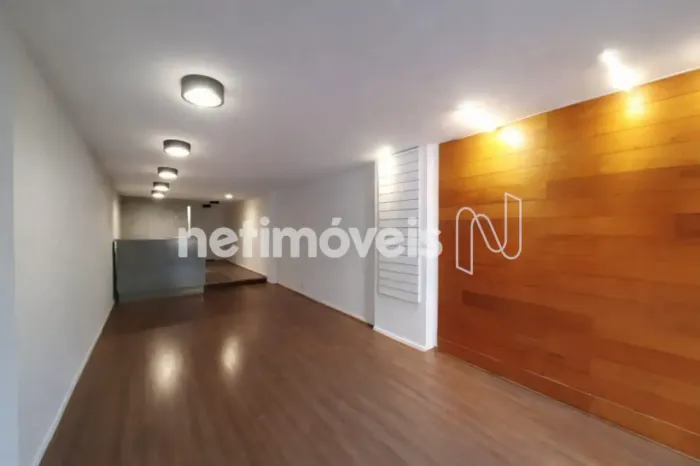 Loja de 79m²; de área para alugar no Sion.