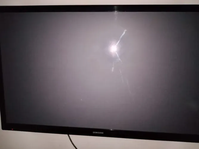 Estou vendendo uma televisão. E um aparelho.de televisão