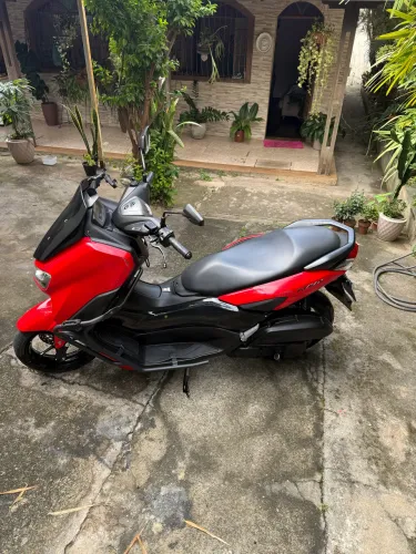 Nmax único dono moto impecável. 