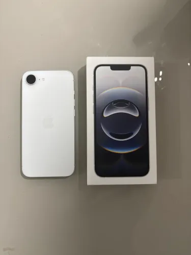IPhone 16e Excelente