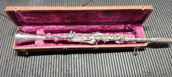 Clarinete de metal Holton collegiate americana 17ch sib