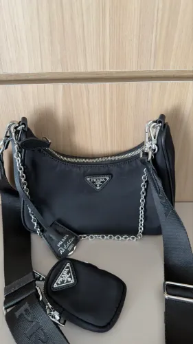 Bolsa Prada preta 