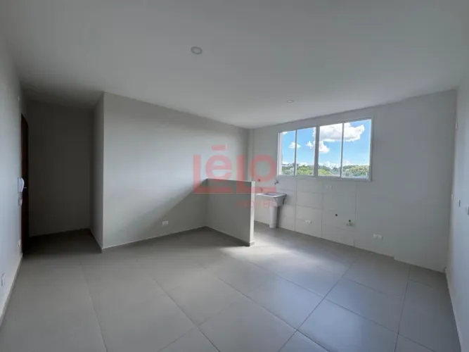 Apartamento novo na zona 07, acima da av Colombo, com Suíte + 1 quarto