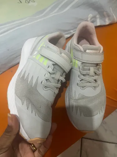 Tênis feminino infantil Nike original seminovo tm 33