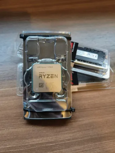 AMD Ryzen 7 3700X + 16GB(2X8GB) DDR4 HyperX