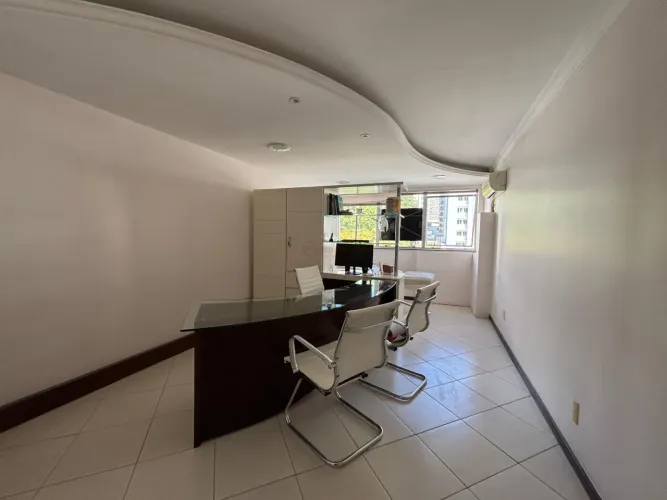 Sala comercial a venda no centro