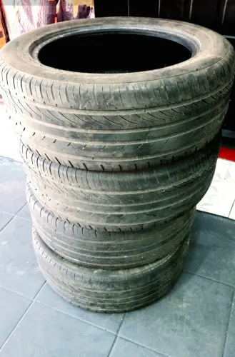 Vendo 4 pneus aro 19 / 255 / 55  