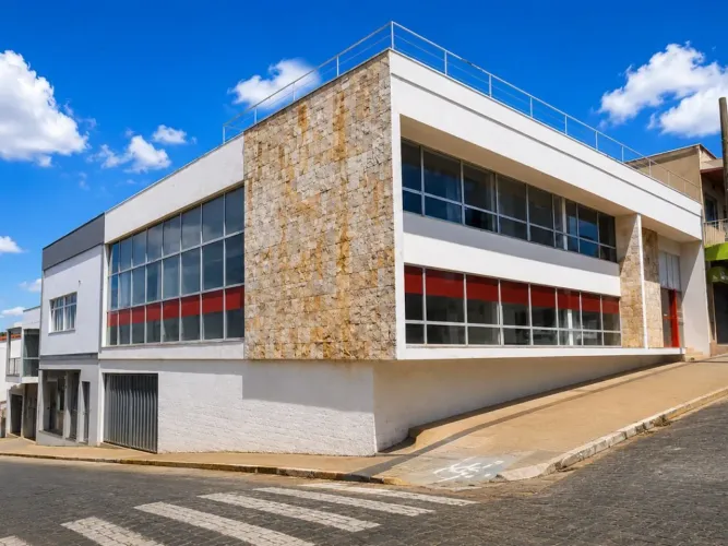 Ex-agência 251 m² - Centro - Campanha - MG