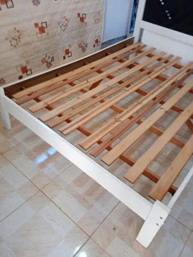 Cama de casal usada