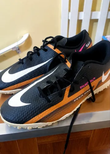 Chuteira Mercurial Phantom