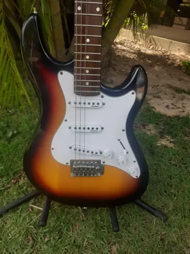 Guitarra Strinberg novinha + pedal overdrive!