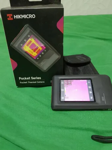 Câmera Termográfica Portátil HIKMICRO E03 (da Série Pocket).
