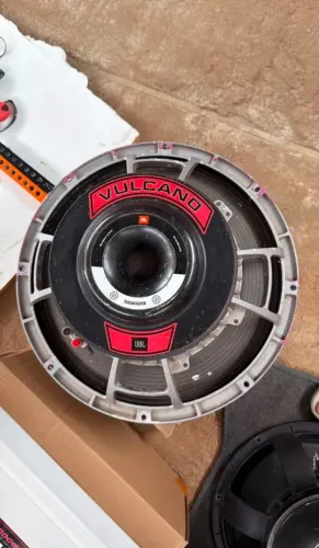 Alto Falante JBL Vulcano 18 polegadas