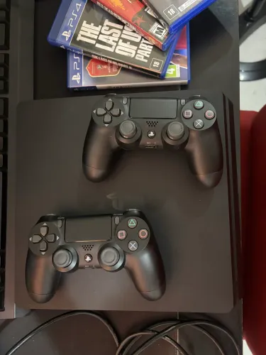 PS4 2 controles + 5 jogos