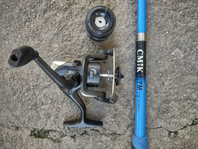 03 molinetes CMiK 1.7 M c.w: 12_20 lbs completos.