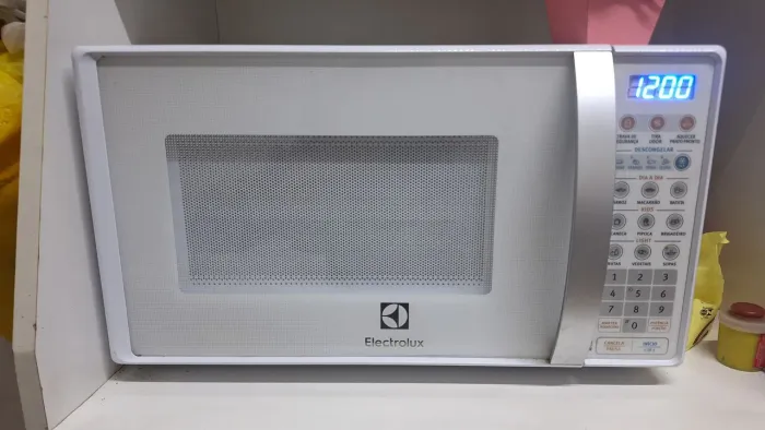 Microfone Eletrolux MT030 para retirada de peças! Liga mas não esquenta!