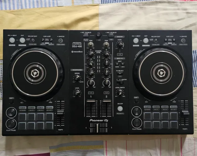 Controladora DJ DDJ-400 + Case Somcase