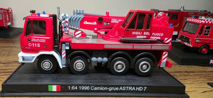 MINIATURA ASTRA HD7 1996 | CAMINHÃO-GRUA DOS BOMBEIROS ITALIANOS | DEL PRADO