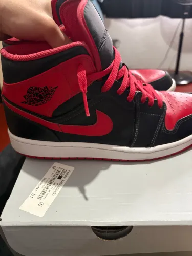 Tênis Air Jordan 1 mid - Vermelho e preto - Original