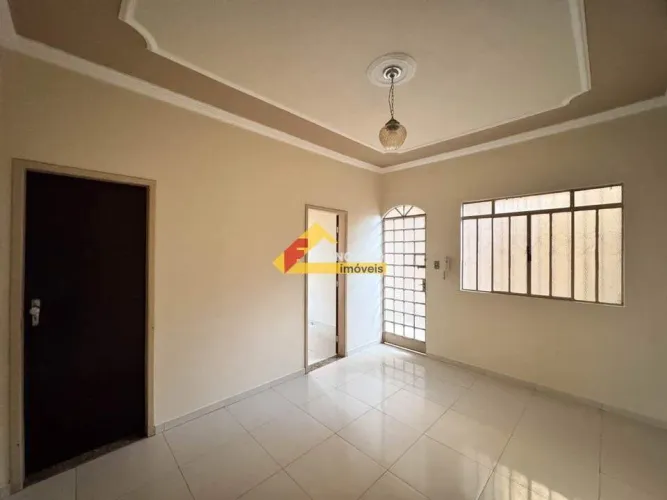 Casa para aluguel, 3 quartos, 1 suíte, 1 vaga, Planalto - Divinópolis/MG
