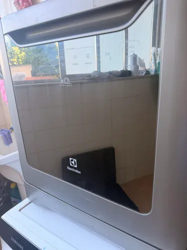 Lava-Louças Electrolux 8 Serviços Inox Compacta com Programa Eco