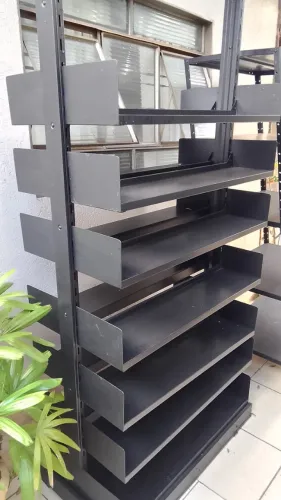 estante de biblioteca 12 prateleiras em aço (expositor)