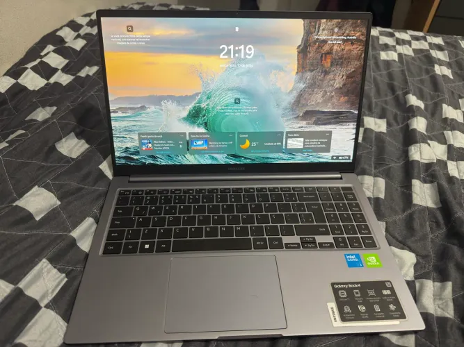 Notebook Galaxy Book 4 16G - I5 - Nvidea Gforce 4G
