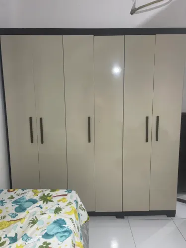Guarda roupa 6 portas