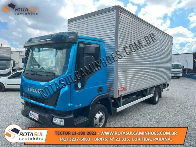 IVECO TECTOR 11.190 2022 Baú 6,20m