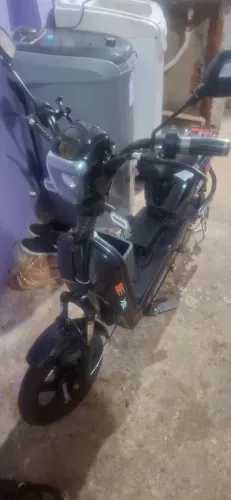 Vendo ou troco scooter eletrica, está com problema na bateria e sem o banco traseiro