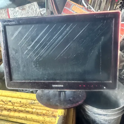 Tv Samsung modelo P2270HN com defeito na tela para aproveitar peças