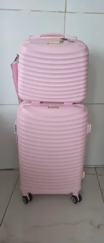 Vendo um Kit de Mala em bom estado, valor 250,00, Zap *