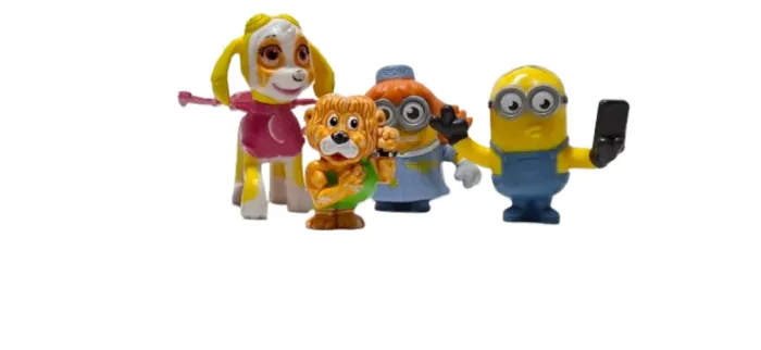 Kit 4 Bonecos Miniaturas Filmes Minions E Skye Patrulha Canina