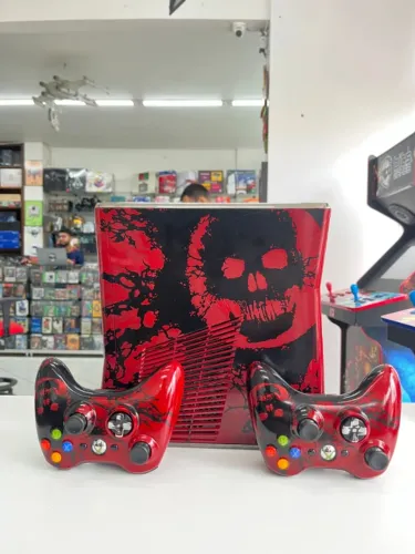 CONSOLE XBOX 360 SLIM 500GB DESBLOQUEADO RGH (136 JOGOS) GEARS OF WAR EDITION SEMINOVO 