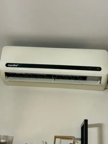 Ar condicionado Split 12000 Frio Confee . Revisado e higienizado.