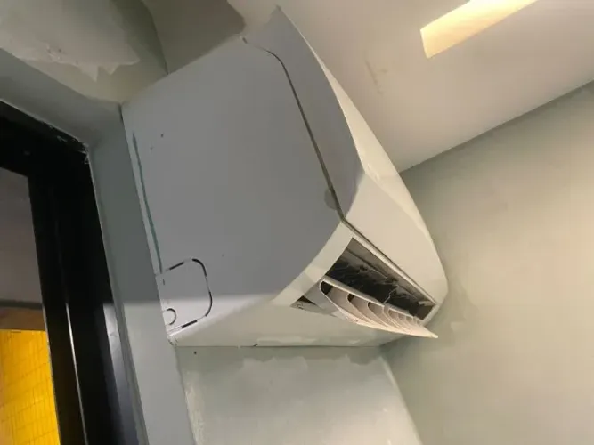 Ar-condicionado 21 mil BTUs 800,00 avista