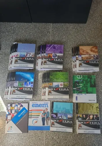Coleção completa do livros Poliedro + coleção de medicina