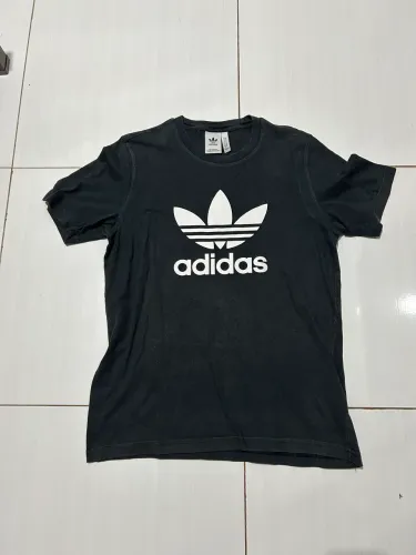 Camiseta adidas original preta