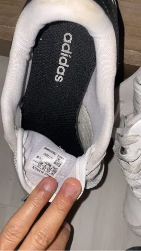 Tênis adidas