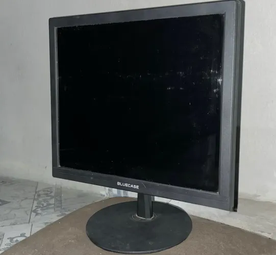 Monitor Bluecase 17? LED HDMI/VGA