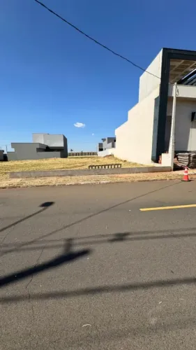 Terreno em Condomínio Fechado | 253 m² | Pronto para Construir