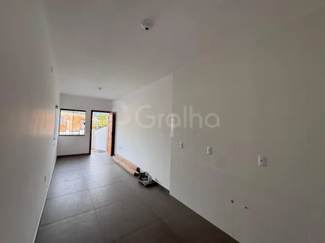 Casa de 49m² com 2 quartos sendo 1 suíte em Palhoça