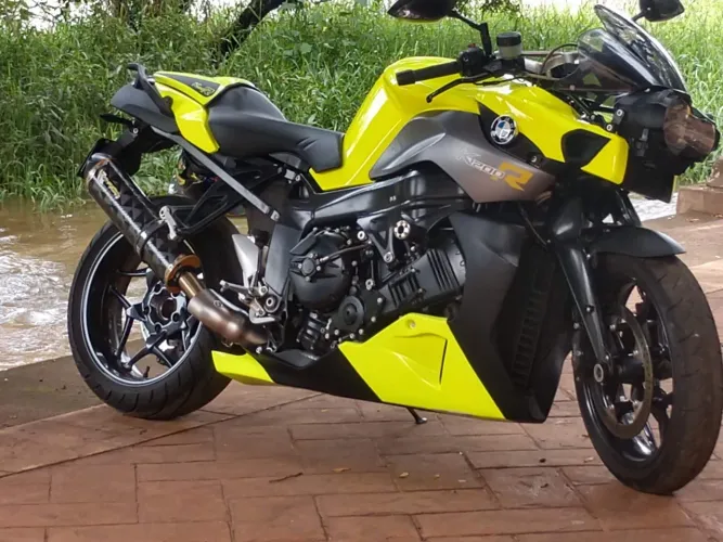 Moto BMW K1200R c/ frente batida