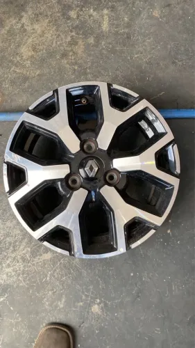 Jg Rodas Aro 14 Kwid ?