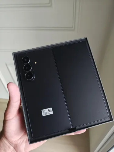 Samsung Galaxy Z Fold7 1tb 16gb ram preto